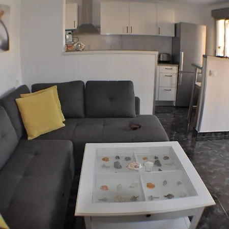 Apartment Spacious, 2 Br/2 Ba, 3 Min Walk To The Cullera