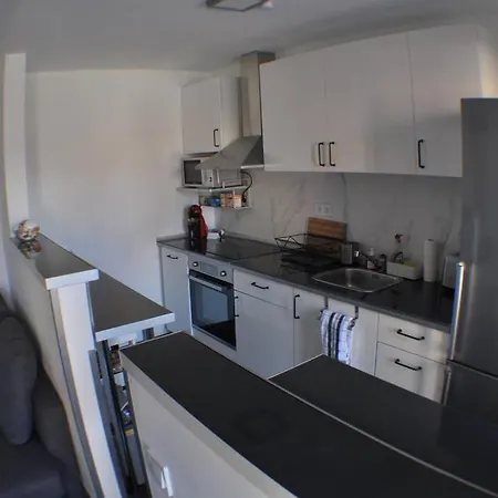 아파트 Spacious, 2 Br/2 Ba, 3 Min Walk To The *