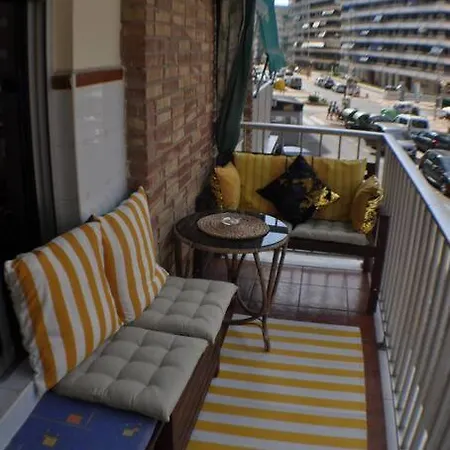 Spacious, 2 Br/2 Ba, 3 Min Walk To The * Cullera